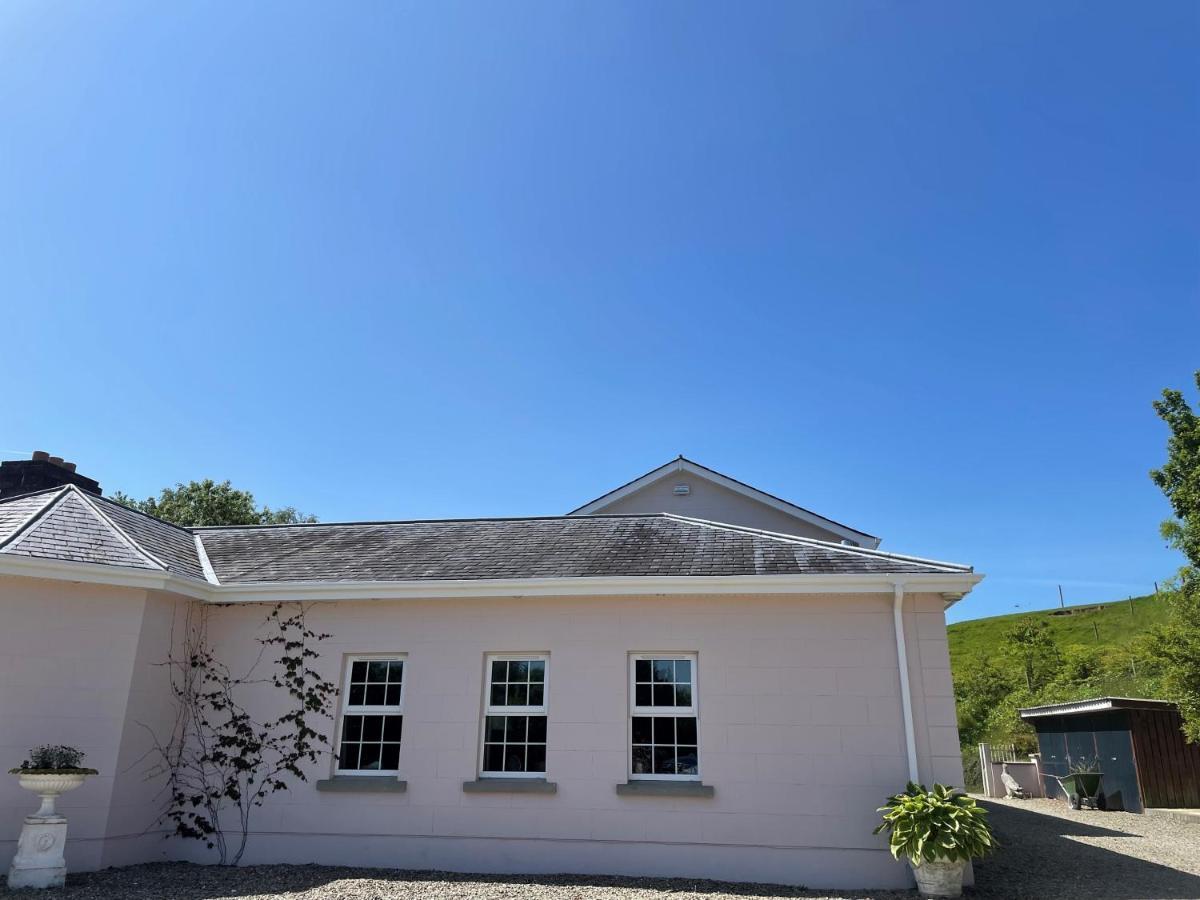 The Cottage At Riverbank Ballinamallard Exterior photo